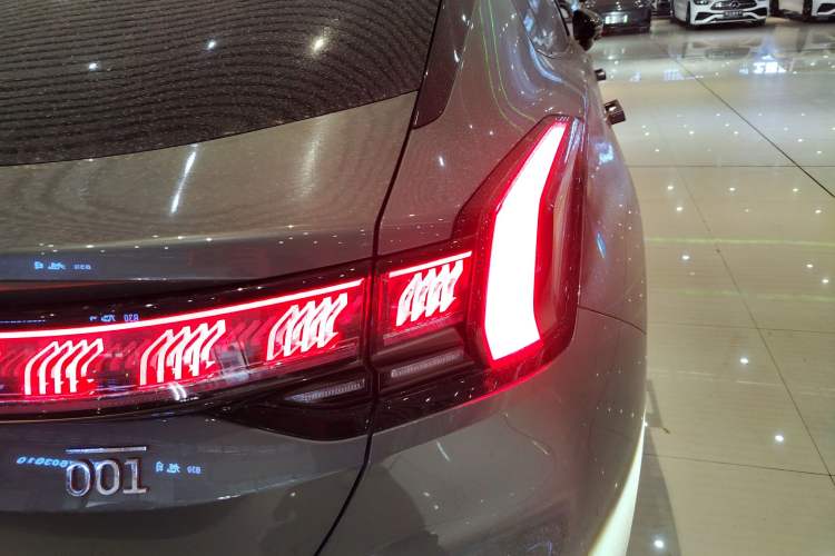 Used Zeekr 001 2026 95° All-Wheel-Drive Max Edition
