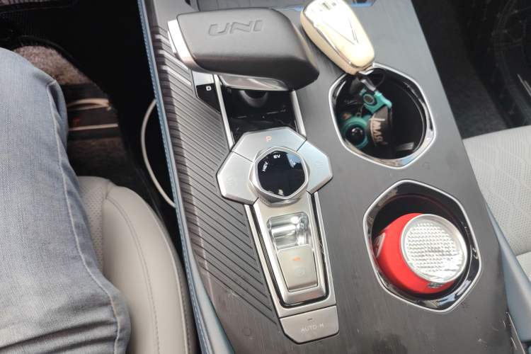 Used Changan UNI-K iDD 2022 Blue Whale iDD 130km 1.5T Prestige Model
