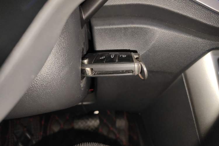 Used Volkswagen T-ROC 2020 230TSI DSG Two-Wheel Drive Advanced Version
