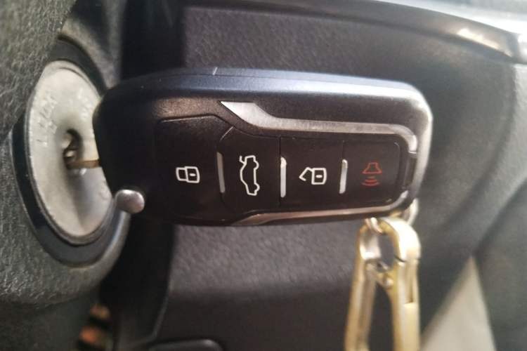 Used Venucia M50V 2017 1.6L XL CVT Luxury Edition
