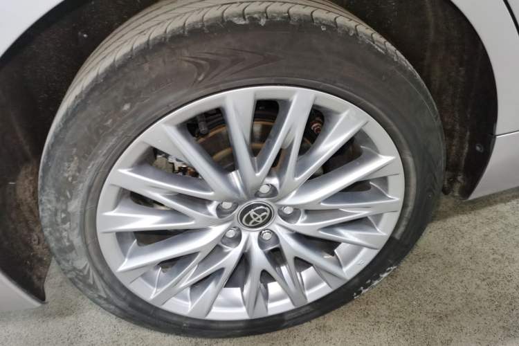 Used Toyota Avalon 2024 Dual-Motor 2.0L Luxury Edition