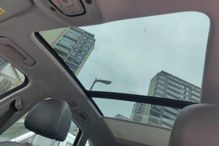 Used Audi Q5L 2018 40 TFSI Prestige Fashion Edition China VI Headliner