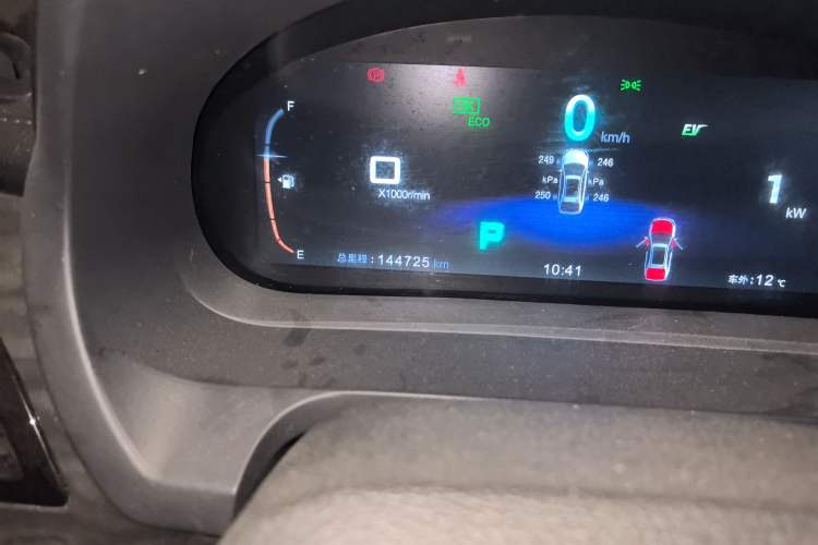 Used BYD Tang New Energy 2015 2.0T Four-Wheel-Drive Flagship Model Odometer Close Up