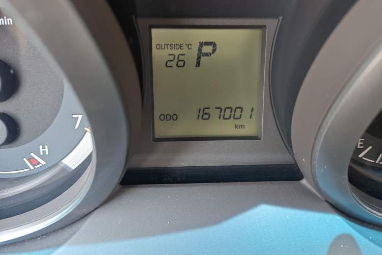Used Toyota Prado 2014 2.7L Middle East Version Parallel Import Odometer Close Up
