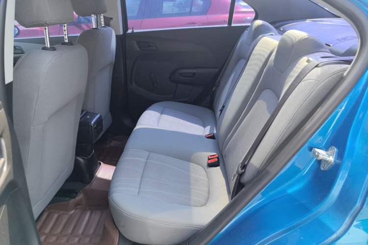 Used Chevrolet Aveo Sonic 2014 Sedan 1.4SL MT Comfort Edition Left Rear Seat