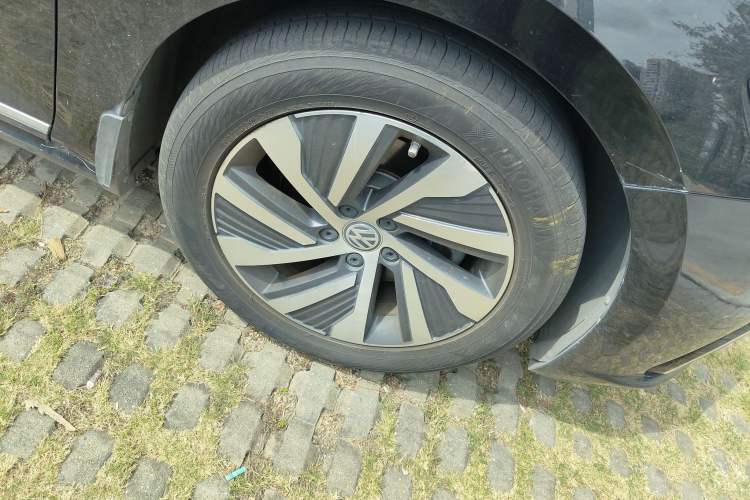 Used Volkswagen Passat New Energy 2019 430 PHEV Hybrid Luxury Edition Right Front Wheel Hub