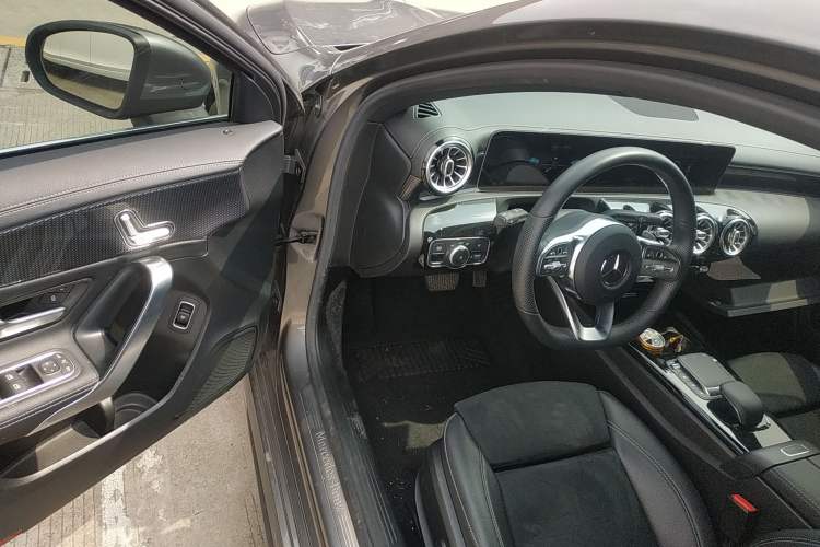 Used Mercedes-Benz A-Class 2020 Restyled A 200 L Sport Sedan Fashion Version Driver Seat