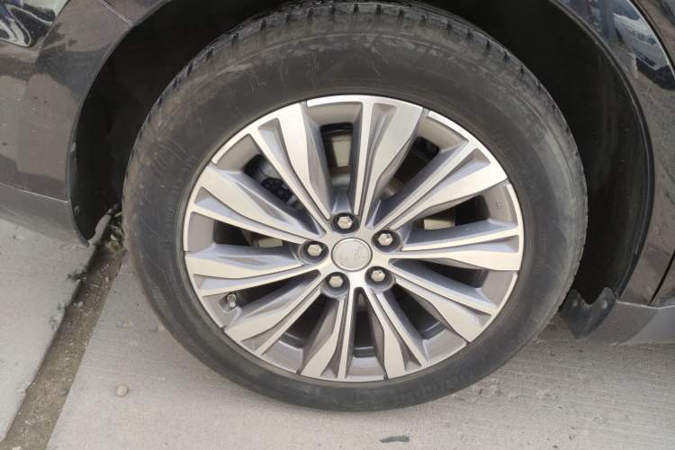 Used Hongqi E-QM5 2022 431 km Charge & Enjoy Edition
