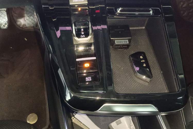 Used Volkswagen Talagon 2021 330TSI Two-Wheel-Drive Luxury Edition – Scenic Version Gear Lever