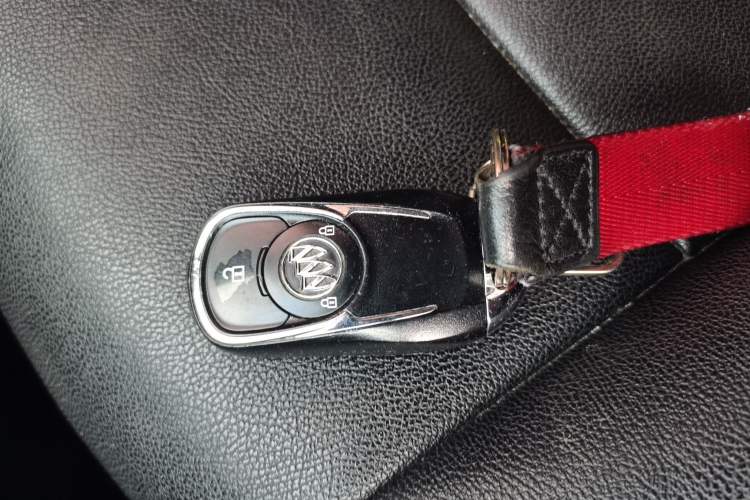 Used Buick Encore 2017 18T Automatic Two-Wheel Drive Urban Fashion Model Vehicle Key