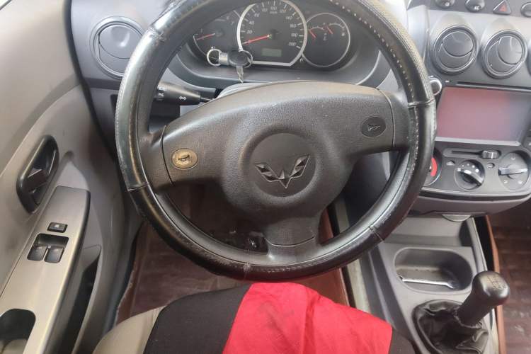 Used Wuling Hongguang 2013 1.5L Base Version