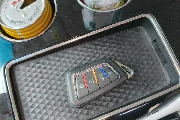 Used FORTHING Xinghai V9 2024 1.5TD 200km Chinese Knot Series Premium Edition Vehicle Key