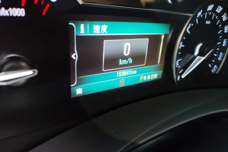 Used Buick GL8 2018 ES 28T Premium Model China VI Standard Odometer Close Up