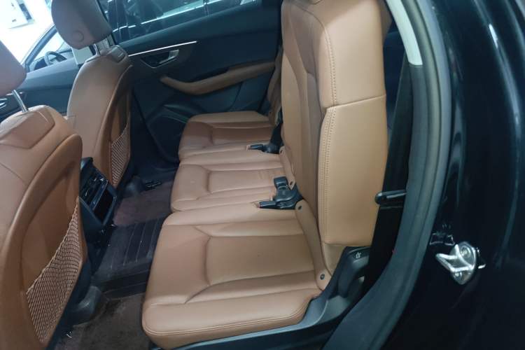 Used Audi Q7 2023 55 TFSI quattro S line Sport Edition Left Rear Seat