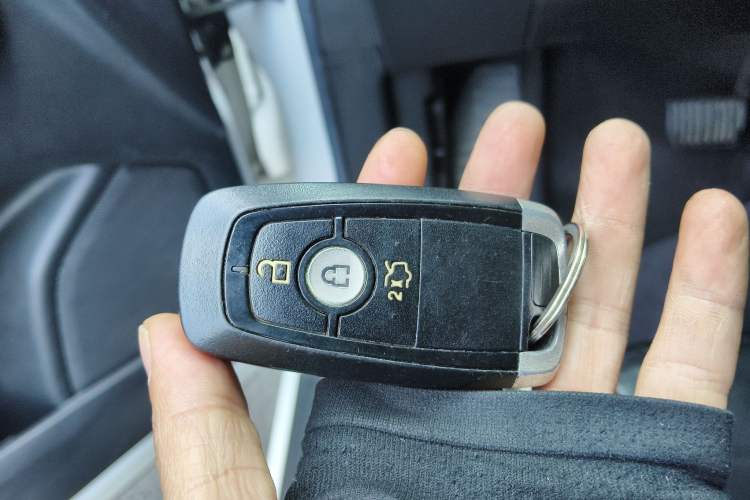 Used Ford Edge 2018 EcoBoost 245 Two-Wheel-Drive Platinum Edition 7-Seater China V Emission Standard