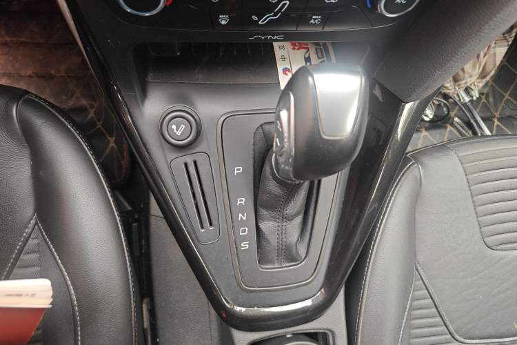 Used Ford Focus 2015 Hatchback 1.6L Automatic Fashion Edition