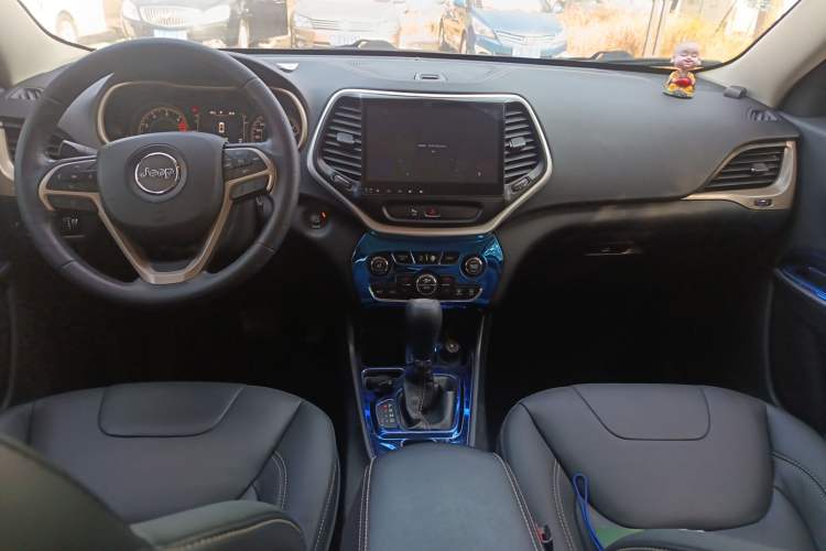 Used Jeep Cherokee 2016 2.4L Leading Edition
