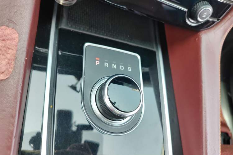 Used Jaguar F-PACE 2016 2.0T Two-Wheel Drive Urban Luxury Edition