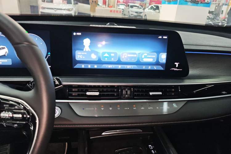 Used Chery Tiggo 8 PRO 2024 Champion Edition 290T Two-Wheel Drive Shining Version 7 Seats
