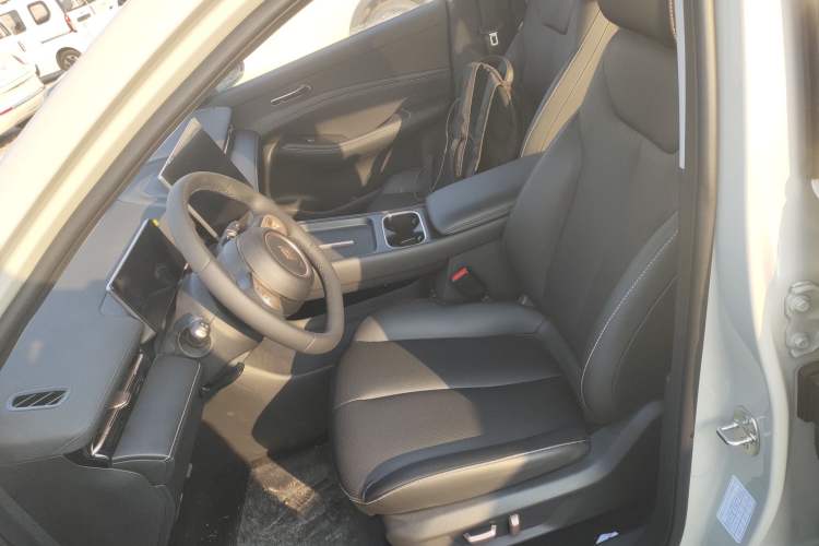 Used Baojun Yunhai 2024 60km Plug-in Hybrid Version