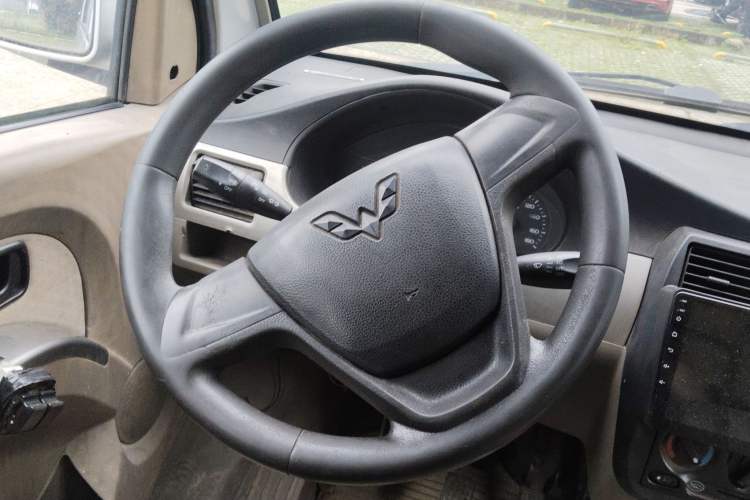 Used Wuling Rongguang 2012 1.5L Extended Basic Version Steering Wheel