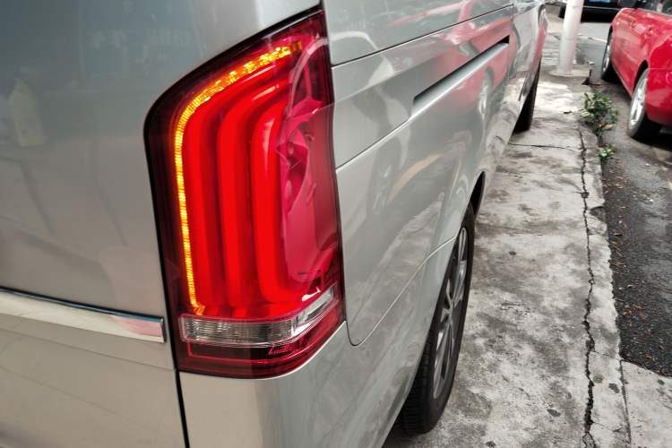 Used Mercedes-Benz V-Class 2017 V 260 Avantgarde Edition