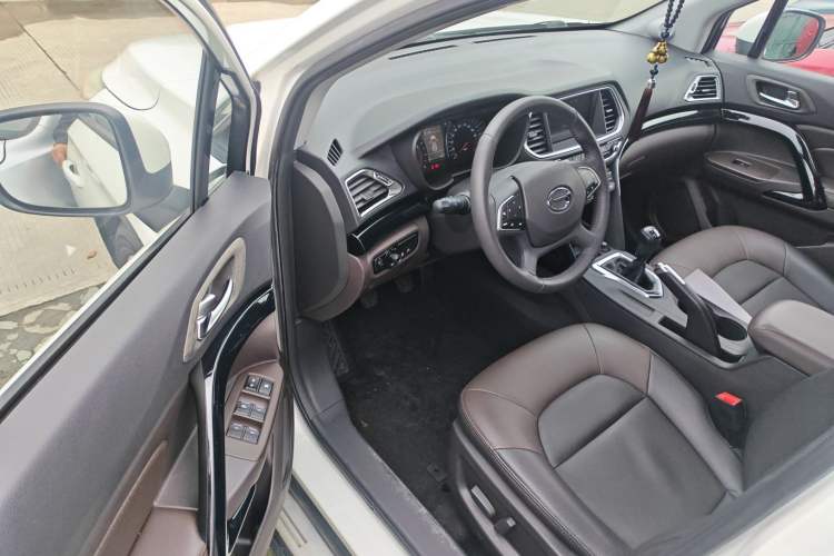 Used GAC Trumpchi GS4 2017 200T Manual Two-Wheel Drive Luxury Edition
