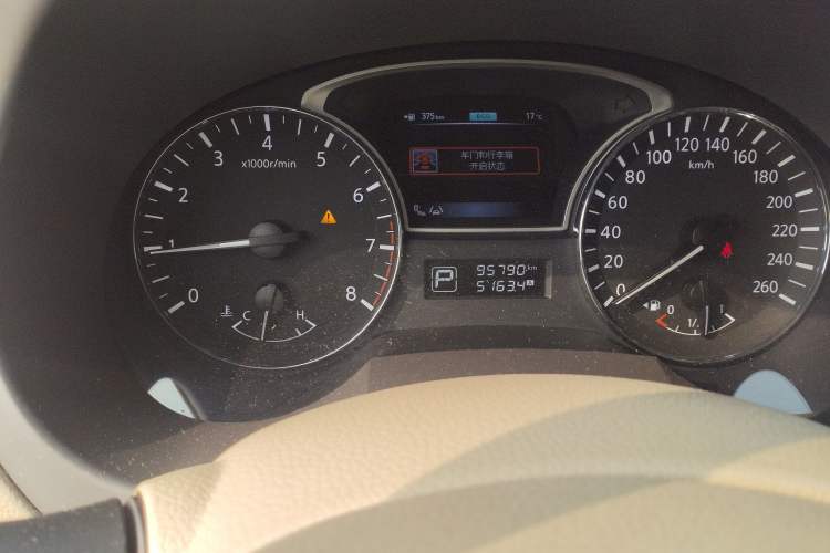 Used Nissan Teana 2014 2.0L XL Upper Tech Edition Odometer Close Up