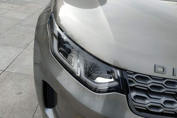 Used Land Rover Discovery Sport 2021 249 PS R-Dynamic S Performance Edition Right Front Headlight