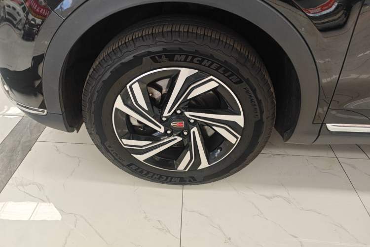 Used Hongqi HS5 2022 Revised Version 2.0T Smart Connect Flagship Edition Left Front Wheel Hub