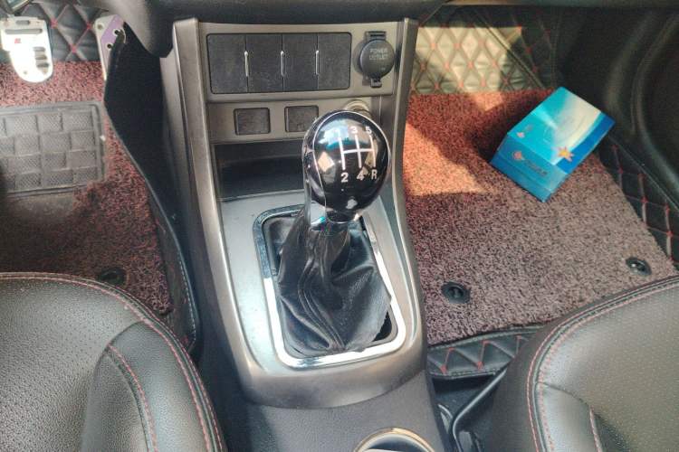 Used Geely Auto Classic Emgrand 2013 Hatchback 1.5L Manual Elite Model