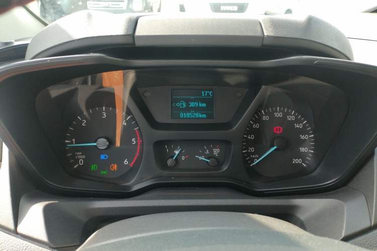 Used Ford Transit 2019 2.0T Diesel Multi-Purpose Commercial Vehicle Short Wheelbase Low Roof 6-Seater China VI Standard
