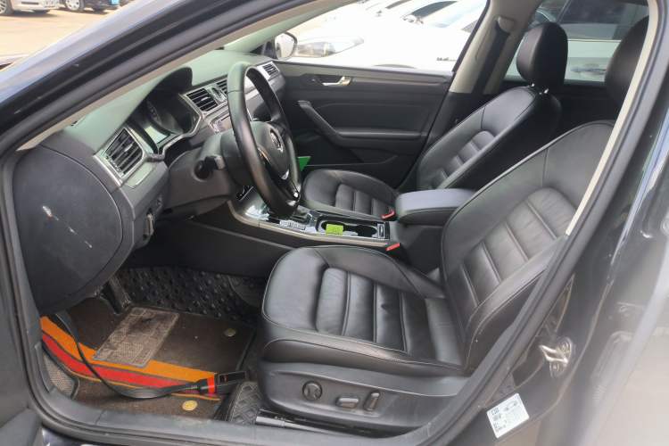 Used Volkswagen Passat 2017 330TSI DSG Luxury Edition Left Front Seat