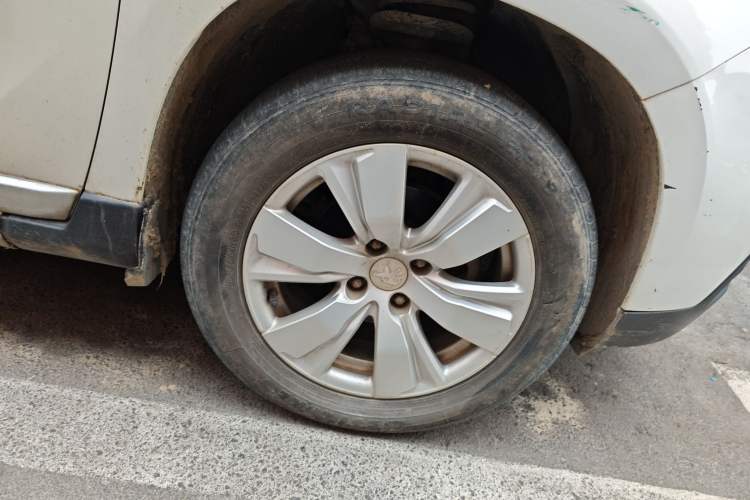 Used Peugeot 2008 2014 1.6L Manual Fashion Edition
