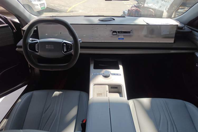 Used Geely Galaxy E8 2024 550 km Range Rear-Wheel-Drive PRO