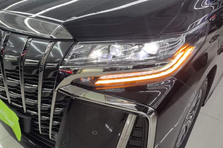 Used Toyota Alphard 2023 Dual-Motor 2.5L Premium Golden Edition