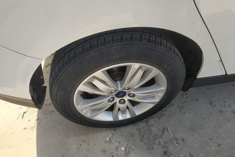 Used Ford Focus 2015 Hatchback 1.6L Manual Fashion Edition