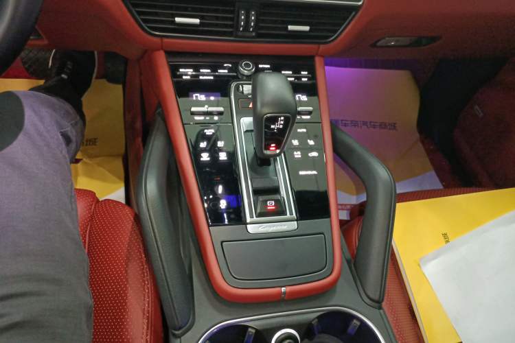 Used Porsche Cayenne E-Hybrid 2021 Cayenne E-Hybrid 2.0T Gear Lever