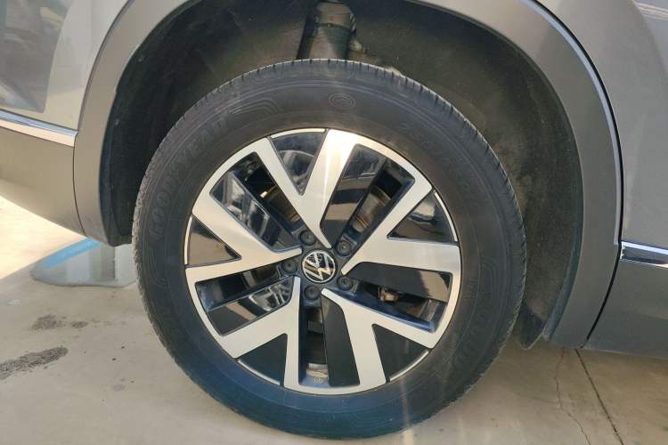 Used Volkswagen Tayron 2023 300TSI Two-Wheel-Drive Luxury Plus Advanced Edition Exterior 5