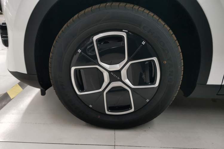 Used AION UT 2025 330 Starlight Edition Left Front Wheel Hub