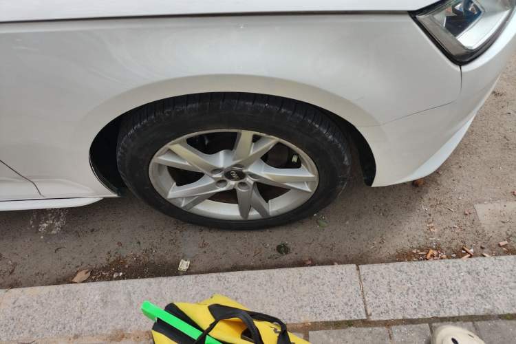 Used Audi A4L 2017 Plus 40 TFSI Ambition Model Right Front Wheel Hub