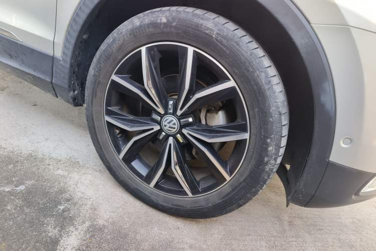 Used Volkswagen Tiguan L 2020 330TSI Automatic Two-Wheel Drive Smart Luxury Edition China VI Standard