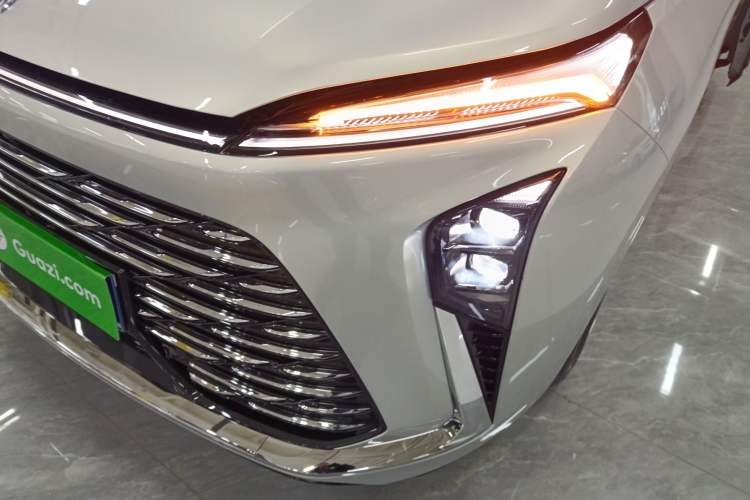 Used Buick GL8 2025 Lu Zun Deluxe Edition