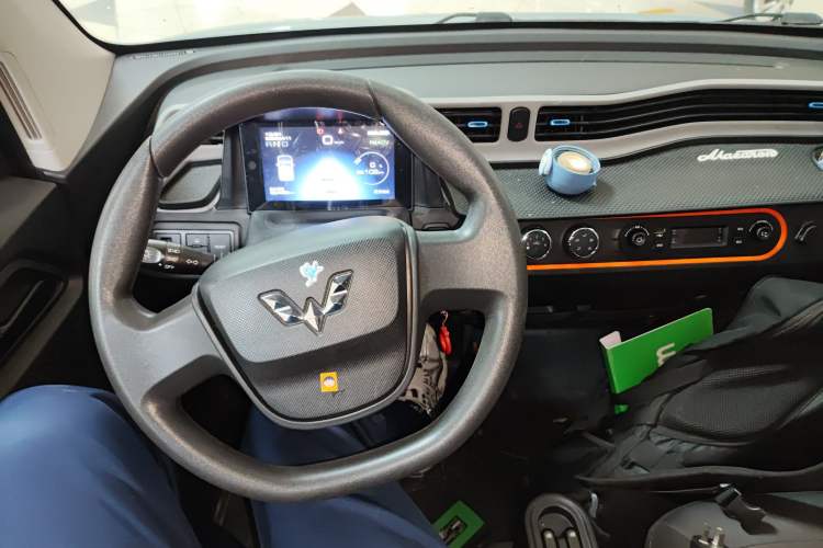 Used Wuling Hongguang MINIEV 2022 Zizai Version Lithium Iron Phosphate Center Console