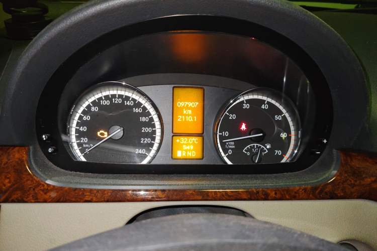 Used Mercedes-Benz Viano 2013 3.0L Navigator Edition
