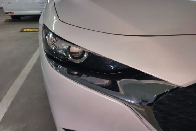 Used Mazda 3 Axela 2020 1.5L Automatic Luxury Version Right Front Headlight