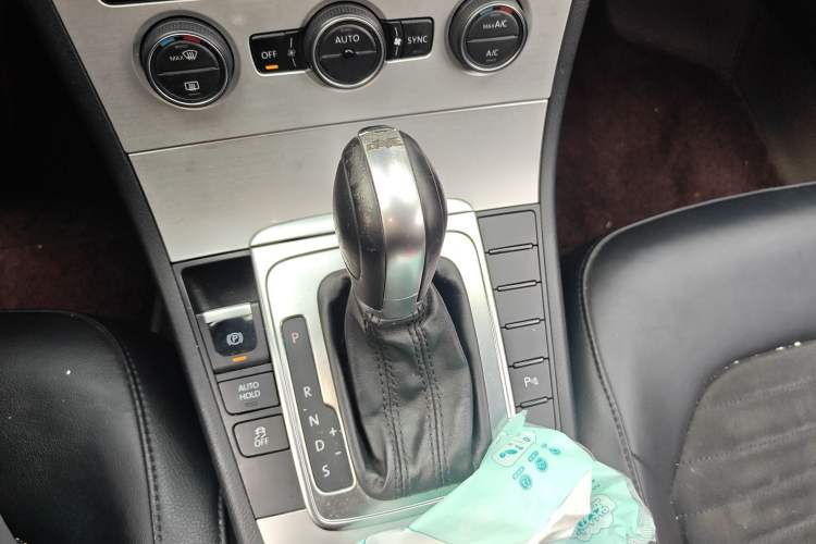 Used Volkswagen Magotan 2015 2.0 TSI Luxury Model
