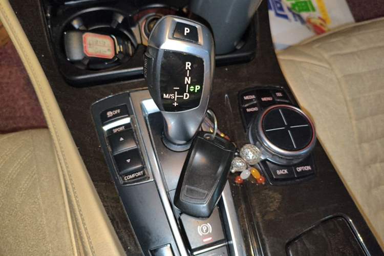 Used BMW 5 Series 2013 525Li Luxury Model

