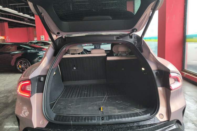 Used Xiaomi Auto YU7 2025 Ultra-Long Range High-Performance All-Wheel-Drive Max Edition Trunk