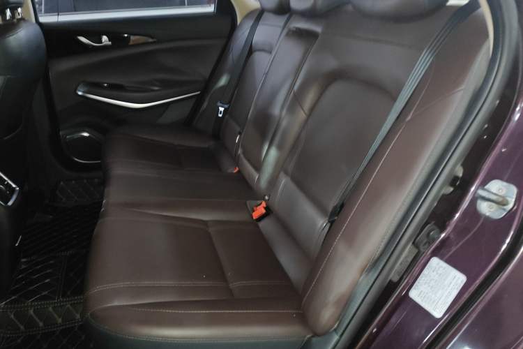 Used CHANGAN Raeton CC 2018 1.5T Manual Elegant Model China V Standard Left Rear Seat